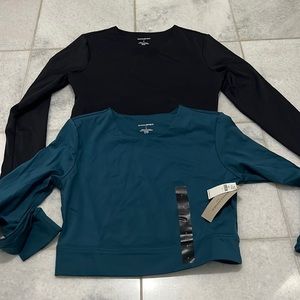 BANANA REPUBLIC ACTIVE WEAR LONG SLEEVE CROP SIZE S (2 for price of one)